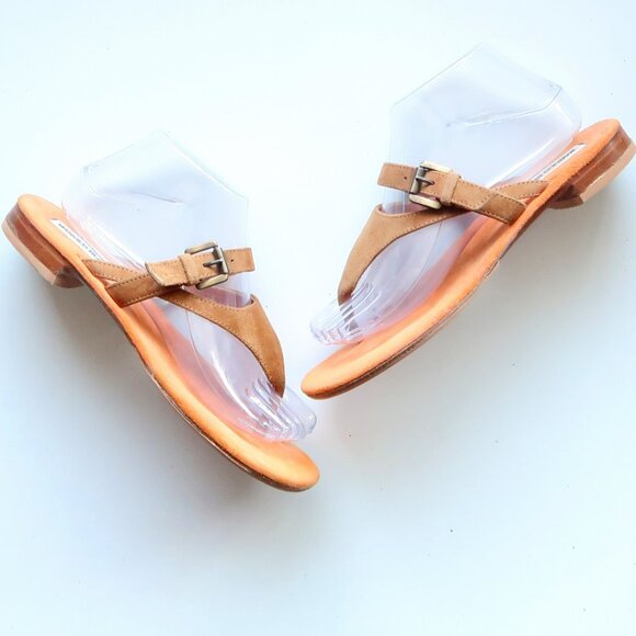 Manolo Blahnik Tan Suede Leather Thong Sandals Luxury Summer Flats Flip Flops 8 - Picture 3 of 16